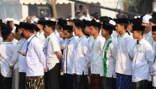 Para santri siap Kementerian Agama membuka Program Beasiswa Indonesia Bangkit (BIB) jalur gelar akselerasi 2026. (dok. kemenag)