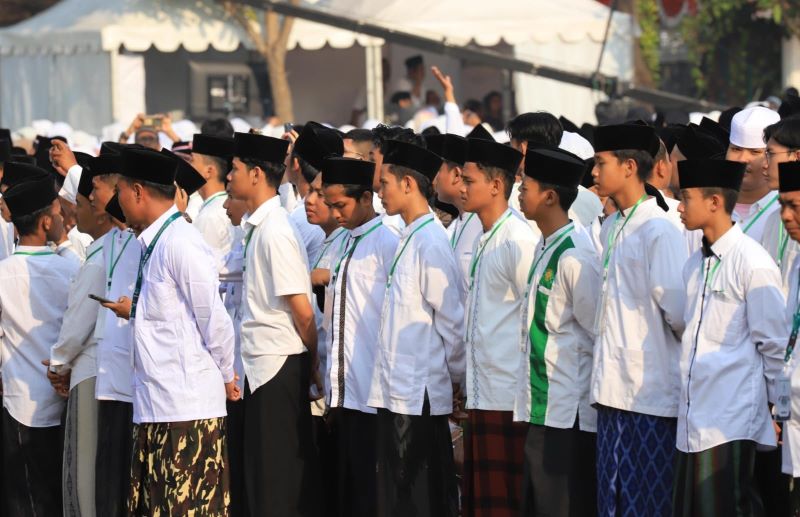 Para santri siap Kementerian Agama membuka Program Beasiswa Indonesia Bangkit (BIB) jalur gelar akselerasi 2026. (dok. kemenag)