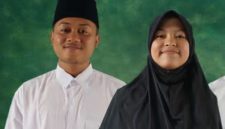 Ustadz Iqbal Fatahillah dan Ustadzah Arzu Nayyara menuju Kendari, Sulawesi Tenggara. a9dok. rentak.id)
