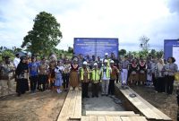 Wajah cerah murid dan guru SMA Negeri 4 Manokwari (foto, kemendikdasmen)