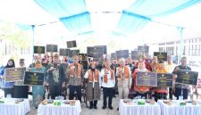 Wamendikdasmen Fajar Riza Ul Haq meresmikan program Revitalisasi Satuan Pendidikan untuk jenjang SMA, SMK, dan Sekolah Khususdi Provinsi Kalimantan Tengah. (foto. kemendikdasmen)