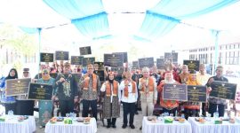 Wamendikdasmen Fajar Riza Ul Haq meresmikan program Revitalisasi Satuan Pendidikan untuk jenjang SMA, SMK, dan Sekolah Khususdi Provinsi Kalimantan Tengah. (foto. kemendikdasmen)