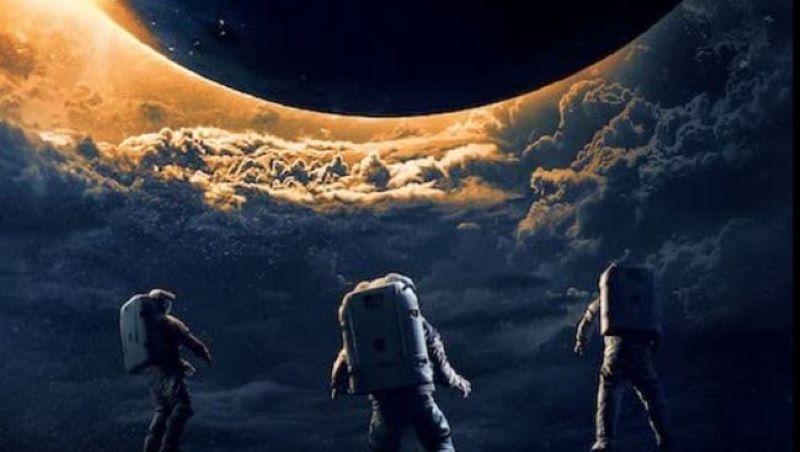Film Moonfall (Centropolis Entertainment via IMDb)