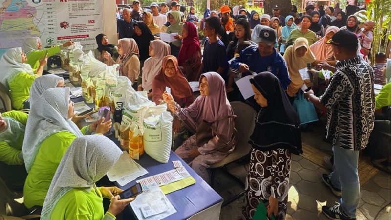 Perum BULOG DKI Jakarta dan Banten melaksanakan penyaluran serentak bantuan pangan
