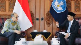 Mendiktisaintek Brian Yuliarto menerima kunjungan Duta Besar Republik Indonesia (RI) untuk Kanada, Muhsin Syihab (foto. kemendiksiantek)