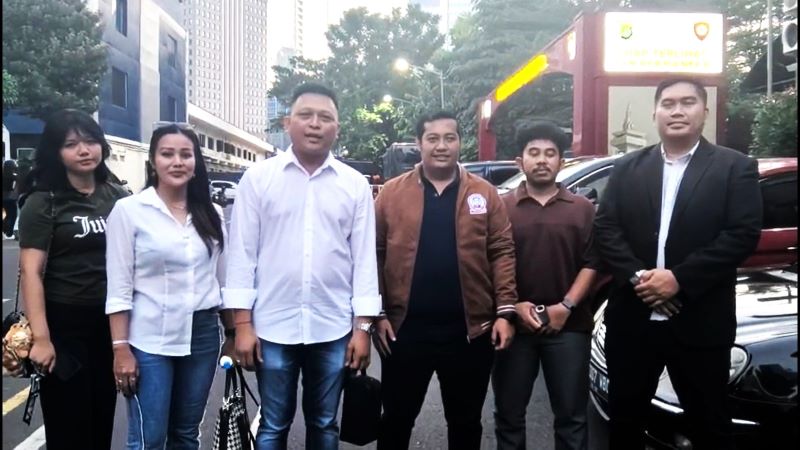 Wakil Sekretaris Jenderal MGN, Arnold Lintong, saat berada di Polda Metro Jaya. (foto mgn)