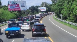 Macet jelang GT Ciawai/Gadog menuju Puncak (foto. lazir)