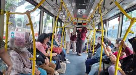 Dalam bus Transjakarta (foto.ist)