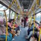 Dalam bus Transjakarta (foto.ist)
