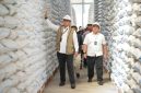 Direktur Utama Perum BULOG Ahmad Rizal Ramdhani saat cek gudang beras (foto.bulog)