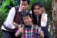 Jhon Mini berperan sebagai Bos Besar dalam film Petak Umpet Dimensi (foto. kolekasi pribadi)