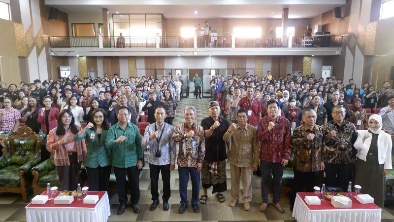 Kemdiktisaintek luncurkan ui Program Aksara Mahasiswa. (foto.kemendiksaintek)