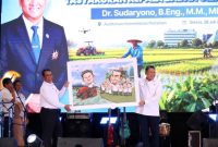 Mentan Andi Amran Sulaiman dan Badan Gizi Nasional (BGN) Sudaryono. (foto. kementan)