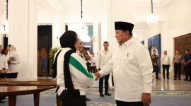 Naniek Sudaryati Deyang saat dilantik Presiden Prabowo Subianto (foto. istimewa)