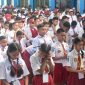 Pelajar SD dalam pelaksanaan Masa Pengenalan Lingkungan Sekolah di Jayapura (foto.kemendikdasmen)
