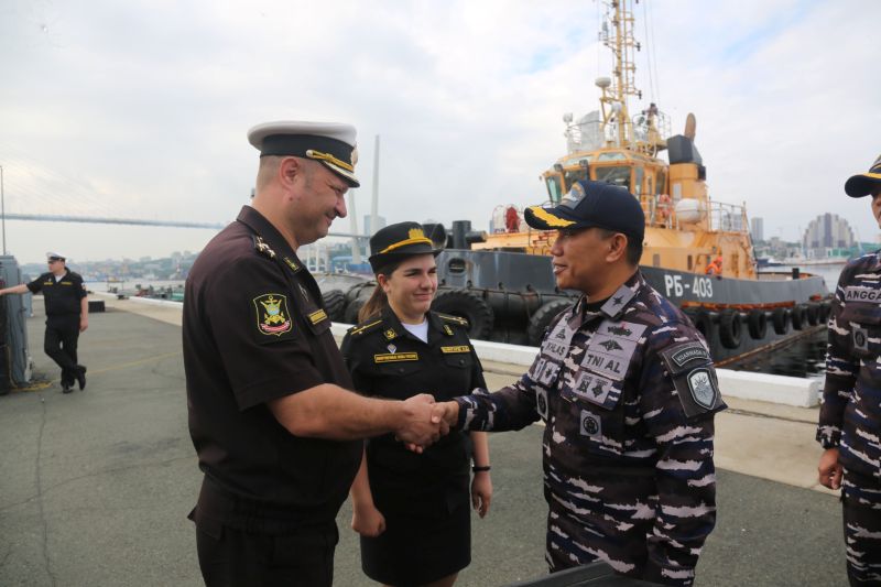 TNI AL dan Russian Navy melaksanakan sea phase pada Exercise Orruda 2026 yang digelar di perairan Vladivostok, Rusia. (foto. dispenal)