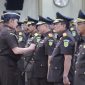 Sutikno (kedua dari kanan) dilantik jadi Kajati DKI. (Dok/Puspenkum Kejagung)