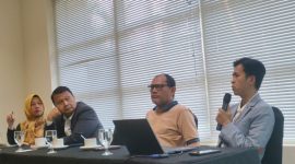 Direktur Eksekutif Indonesia Political Opinion (IPO) Dedi Kurnia Syah saat hasil survei (foto. ipo)