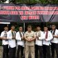 Eka Yogaswara, berdiri di tengah (foto.ist)
