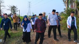 Mendikdasmen Abdul Mu'ti saat tinjau lokasin SNT (foto. kemendikdasmen)