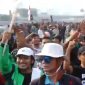 Masyarakat mulai ramai di depan gedung DPR (foto. tangkapan layar)