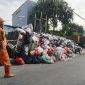 Pekerja Sampah (foto.jakata.go.id)