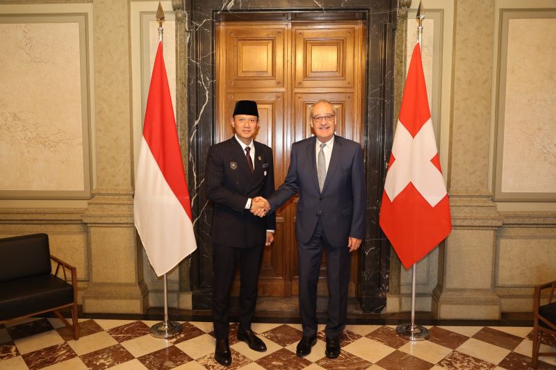 AHY saat bertemu Presiden Konfederasi Swiss Guy Parmelin di Federal Palace (foto. ist)