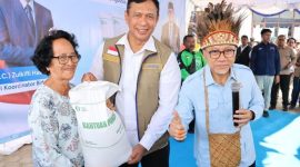 BULOG berikan bantuan ke masyarakat Maluku (dok. bulog)