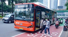 Bus Listrik melintas di kota Jakarta (foto. ist)