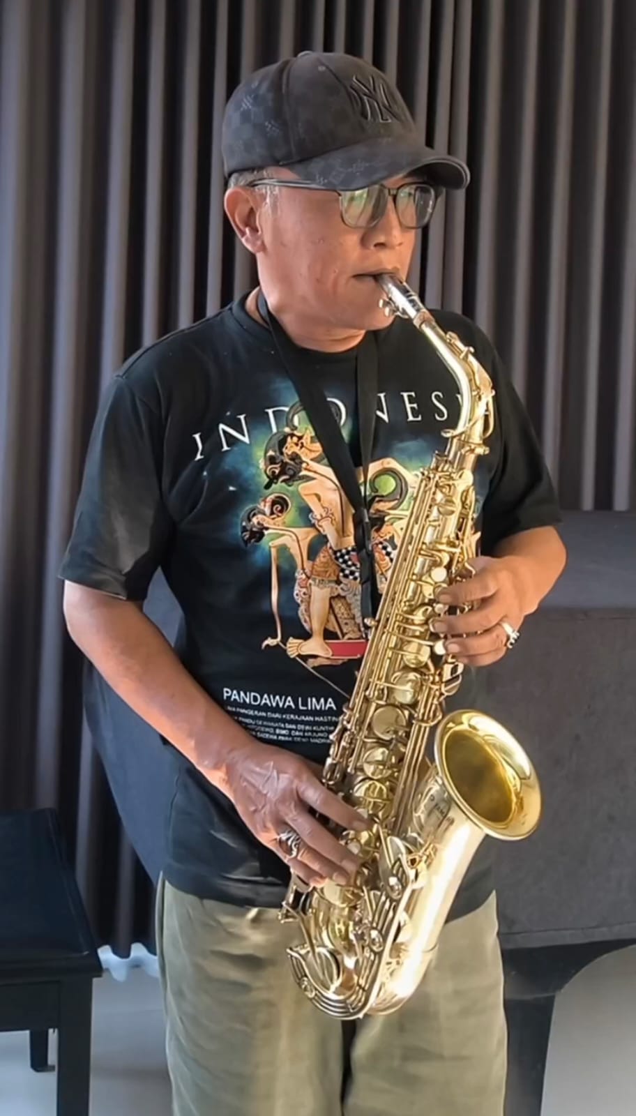Sapto Indro, peniup saxophone/flute. (foto.ist)
