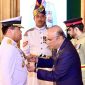 KASAL Laksamana TNI Dr. Muhammad Ali menerima penghargaan bintang kehormatan Republik Islam Pakistan, Nishan-e-Imtiaz (Military), dari Presiden Pakistan Asif Ali Zardari. (foto. dispenal)