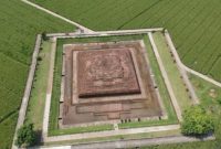 Kompleks Candi Batujaya di Kabupaten Karawang, Jawa Barat (foto. karangkab.god.id)