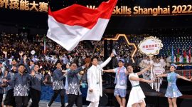Kontingen Indonesia turut hadir dalam kemeriahan pembukaan WorldSkills Competition (WSC) ke-48 di Shanghai World Expo Cultural Center, Tiongkok. (Foto Tim Direktorat SMK)
