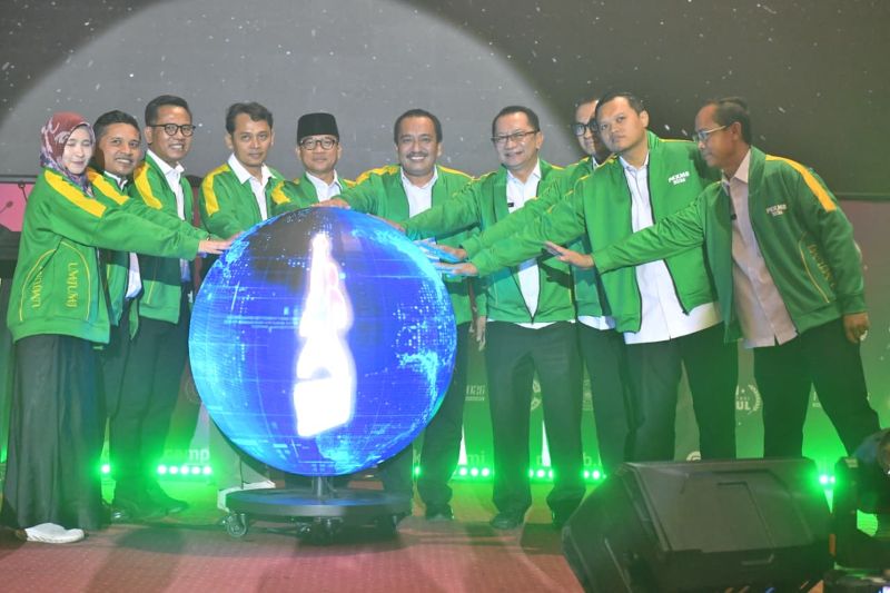 Mendes PDT Yandri Susanto menjadi pembicara kunci pada Pengenalan Kehidupan Kampus bagi Mahasiswa Baru (PKKMB) UMJ di Ciputat. (foto. kemendes pdt)