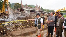 Menko PMK Pratikno saat di kawasan Arosuka Solok (foto. pmk)