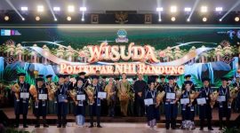 Menpar Widiyanti Putri Wardhana menghadiri acara wisuda mahasiswa Poltekpar NHI Bandung tahun 2026 (foto.kemenpar)