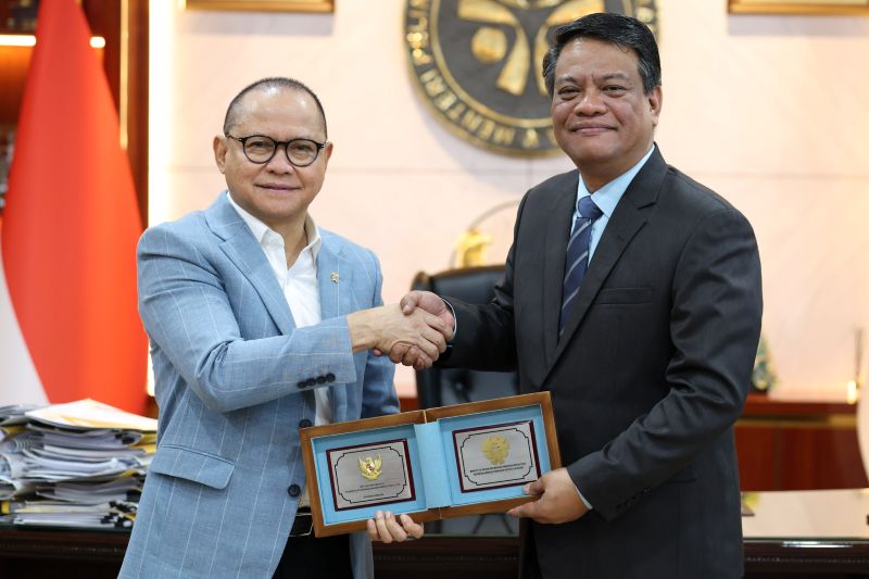 Menteri P2MI Mukhtarudin saat menerima Duta Besar Filipina untuk Indonesia Christopher B. Montero (foto. Kemen P2MI)