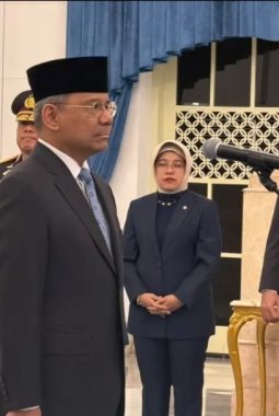 Prabowo Lantik Suahasil Nazar sebagai Menteri Keuangan, Gantikan Purbaya Yudhi Sadewa