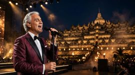 Andrea Bocelli bernyanyi dengan latar Candi Borobudur (ilustrasi dibikin ai-rentak.id)