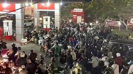Antrian BBM di SPBU di Bali (foto. NaraSenyap-x.com)