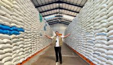 Dirut Perum BULOG Ahmad Rizal Ramdhani di gudang beras milik bulog, Jeddah (dok. bulog)