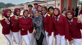 Hetifah Sjaifudian saat mengunjungi Sekolah Rakyat Terintegrasi 2 Samarinda (foto. pribadi)