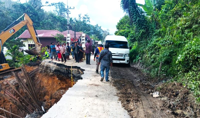 Jalan Batas Kabupaten Tapanuli Utara–Sipirok (foto. pu)
