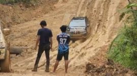 Jalan di Kalimatan masih berlumpur (foto. ist)