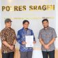 Ketua Yayasan Dakwah Islam Cahaya Ilmu, Zaki Mubaroh didampingi kuasa hukumnya, Fahmi Namakule (foto. ist)