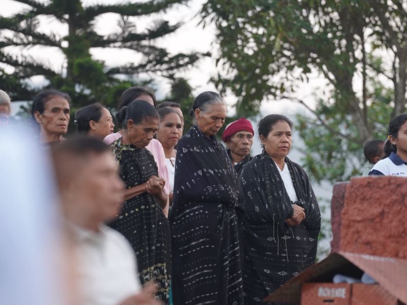 Camino de Flores: The Sacred Journey of Flores