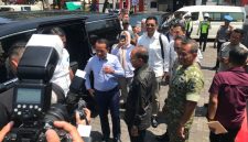 Menteri Koordinator Bidang (Menko) Hilirisasi dan Transisi Energi Indonesia, Bahlil Lahadalia di Depo Pertamina Sanggaran, Denpasar (foto. kemenko perekonomian)