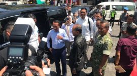 Menteri Koordinator Bidang (Menko) Hilirisasi dan Transisi Energi Indonesia, Bahlil Lahadalia di Depo Pertamina Sanggaran, Denpasar (foto. kemenko perekonomian)