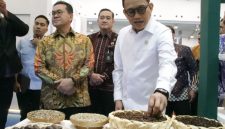Menteri Perdagangan Republik Indonesia dan Kepala Badan Karantina Indonesia dalam acara Trade Expo Indonesia di ICE BSD, Tangerang (foto. baratin)