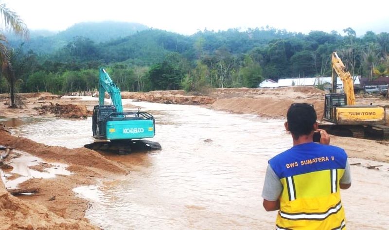 PU mempercepat penanganan banjir di Kabupaten Tapanuli Tengah (foto. pu)